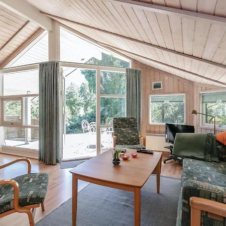 Tatil Evi Three-bedroom In Aakirkeby