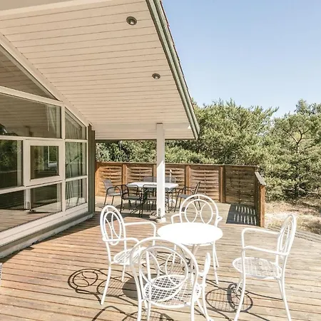Tatil Evi Three-bedroom In Aakirkeby Vester Somarken