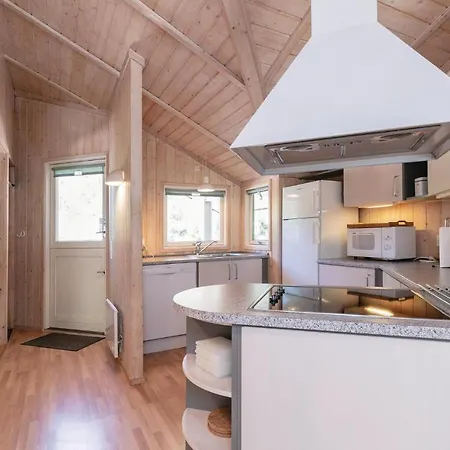 Three-bedroom In Aakirkeby Vester Somarken
