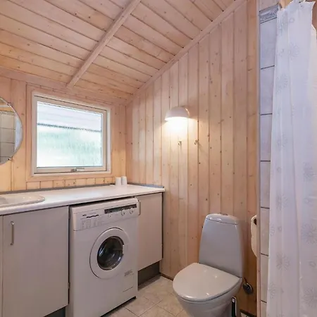 Three-bedroom In Aakirkeby Vester Somarken