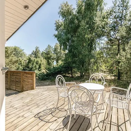 Three-bedroom In Aakirkeby Tatil Evi *