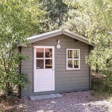 Tatil Evi Three-bedroom In Aakirkeby *