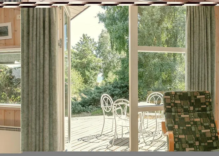 Three-bedroom In Aakirkeby
